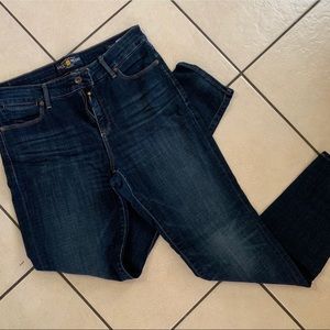 Lucky Brand jeans size 6!!!